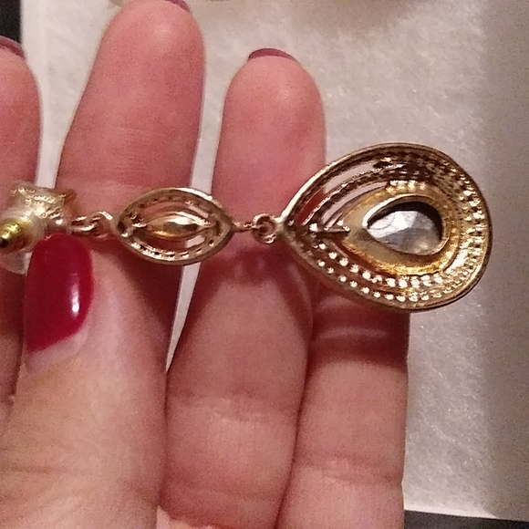 Stunning 3 Piece Set CZ Bracelet and Earrings Boxed - Picture 6 of 8